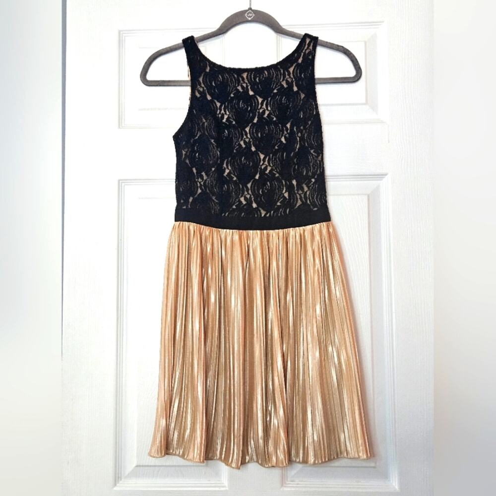 Rewind juniors black & gold tank dress with zippered back‎ size S